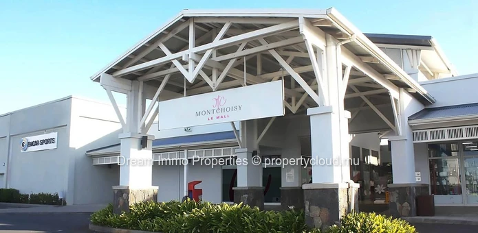 Prestigieuse villa de 5 chambres avec vue golf & accès mer au Parc de Mont Choisy – Ile Maurice