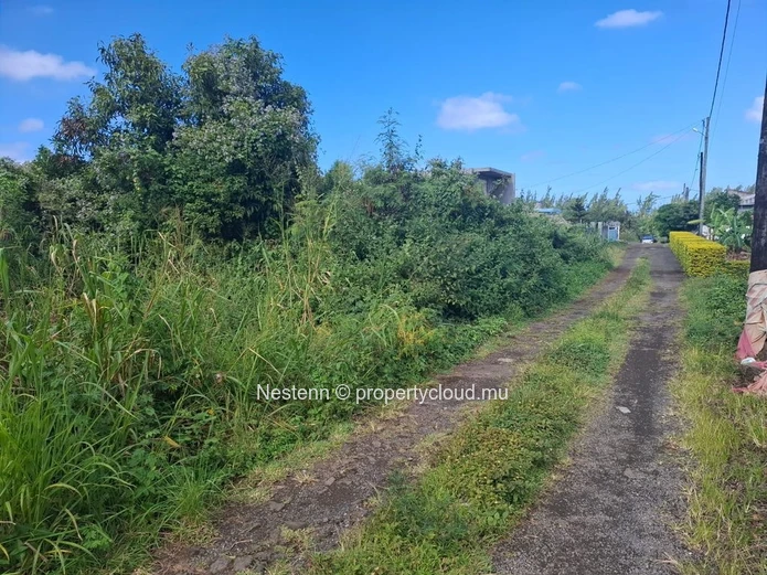 Spacious 4854 m² land just minutes from public beaches