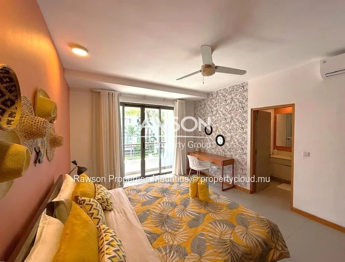 Triplex 3 Chambres En Suite – À Péreybère - €590,000