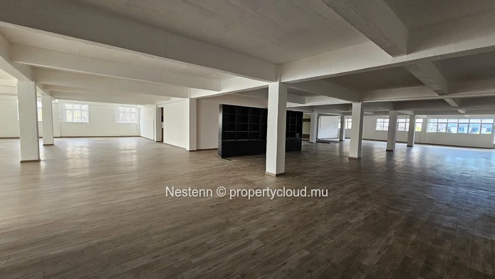 Bureau de 1100 m².