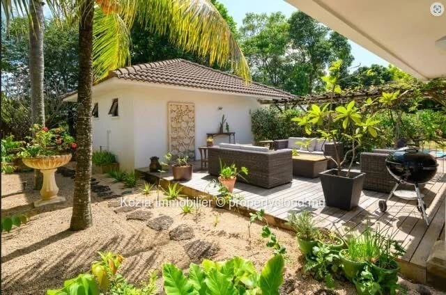 Character Villa In The Heart Of A Tropical Garden