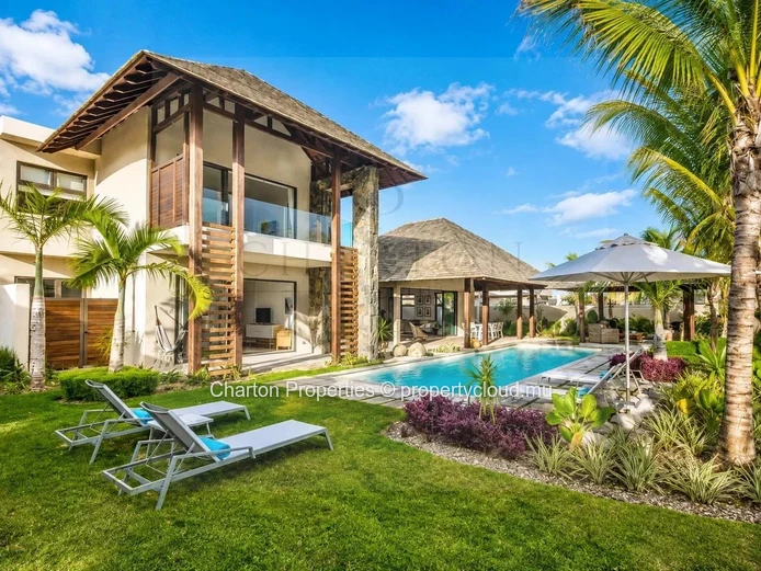 Elegant 3-bedroom apartment with en-suite bathrooms, a terrace, and exclusive amenities in Grand Gaube