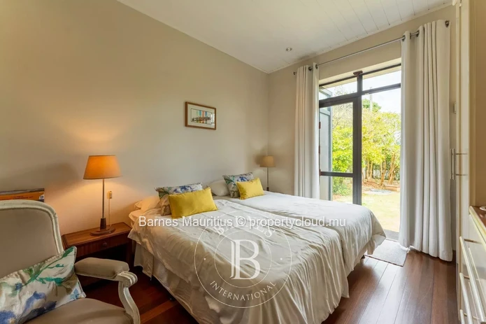 VACOAS - Exceptional Family Home with Timeless Charm – 5 bedrooms