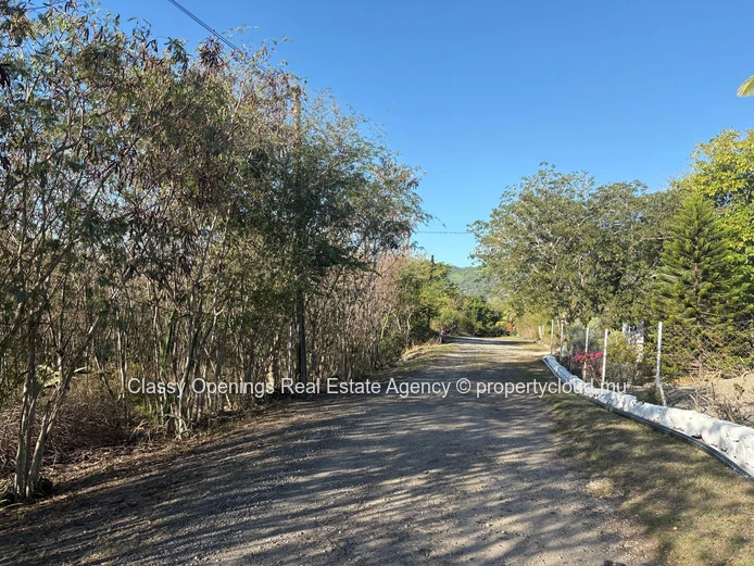 Le Morne 2018 m² Plot — Iconic Mountain & Sea Views