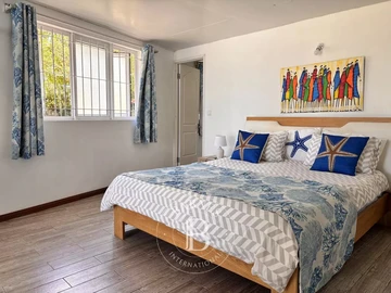 7 Bedroom House