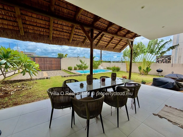 Ideal for a single or a couple, this home with immense charm stands out for its exquisite interior design, its lovely...