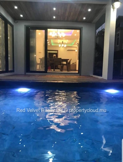4-Bedroom Villa for Rent in Pereybère | Pool | Secure Residence