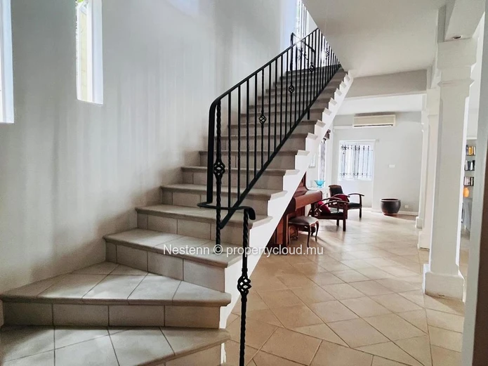 Spacious 4-bedroom duplex villa with pool