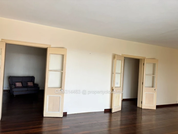 226 m² Apartment for Sale | Les Colophanes Residence, Floréal