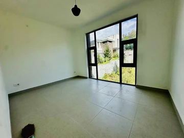 5 Bedroom Townhouse, Duplex