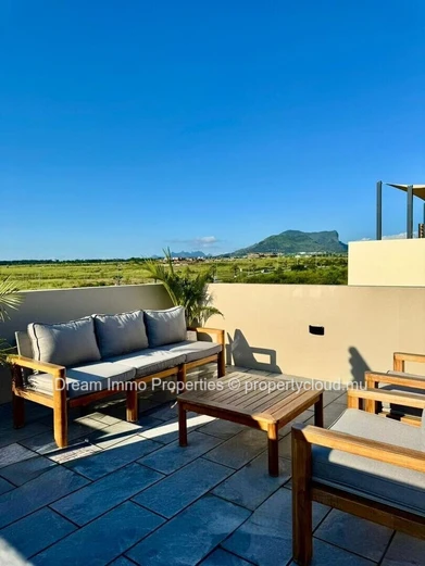 Sea view penthouse for rent with rooftop & private pool in Flic en Flac - Mauritius