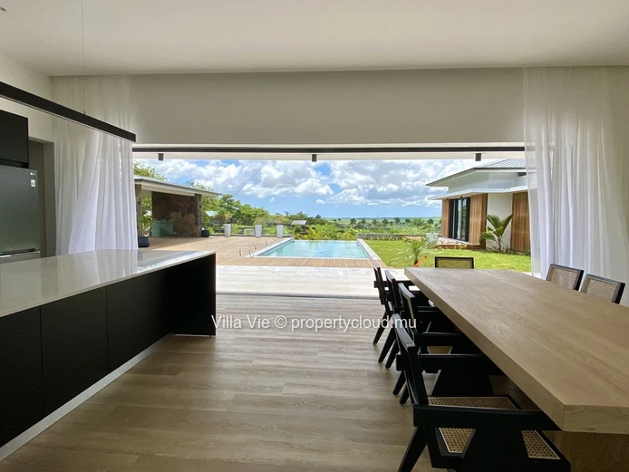 Belle Vue - Beautiful newly built modern 4-bedroom house with infinity pool
