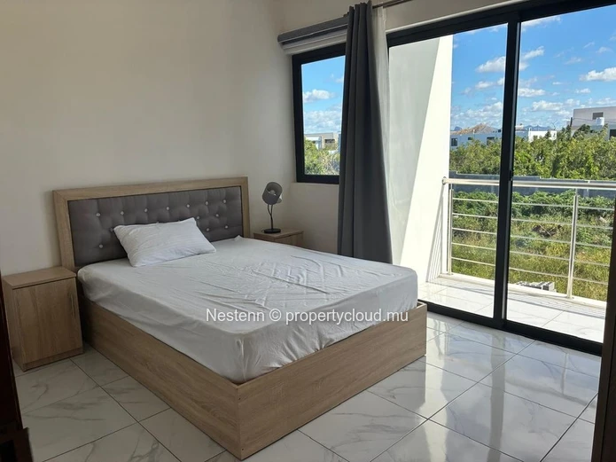 Modern 3-bedroom villa with pool close to the beach and Super U supermarket
