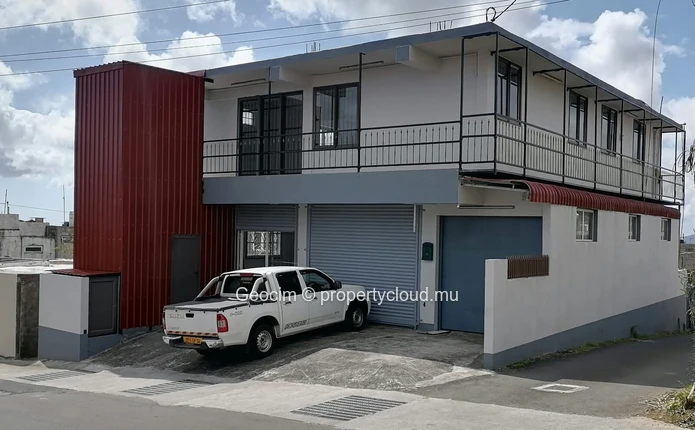 Curepipe Close to Héléna's Church Commercial Premise on first level around 140 sqm. Balcony. Could have bigger area. (Sole Mandate)