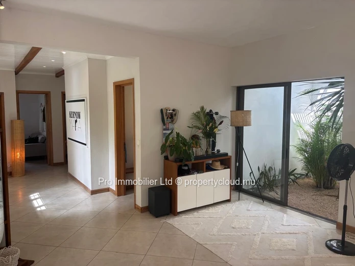For Rent ,Spacious Furnished Villa in Black River