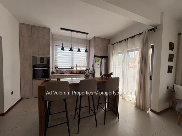 Maison à Vendre à Albion – Vue Mer depuis le Rooftop | Entièrement Meublée