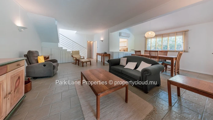 Charmante duplex de style cottage avec piscine privée et vue sur les montagnes