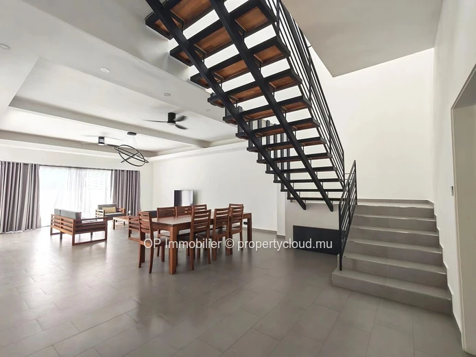 Maison meublée 4 chambres avec piscine à louer à Péreybère