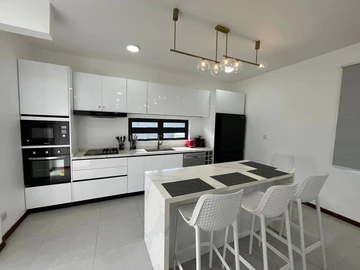 4 Bedroom Villa