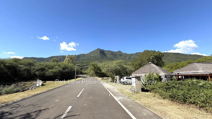 Terrain résidentiel exclusif à vendre avec une vue sublime sur la Montagne