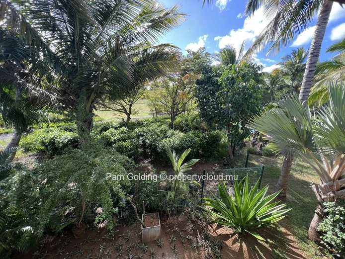 Furnished 2-Bedroom Apartment in Cap Tamarin Smart City – Private Estate Living Near Beach & Amenities