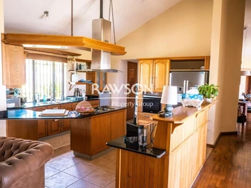 4 Bedroom Villa