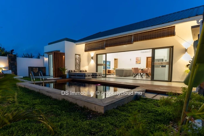 Villa Neuve Plains Pied De 3 Chambres À Vendre - Mont Mascal- Nord