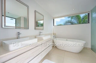 À Vendre • Villa D’Exception 4 Suites En Résidence Pds À Grand Baie