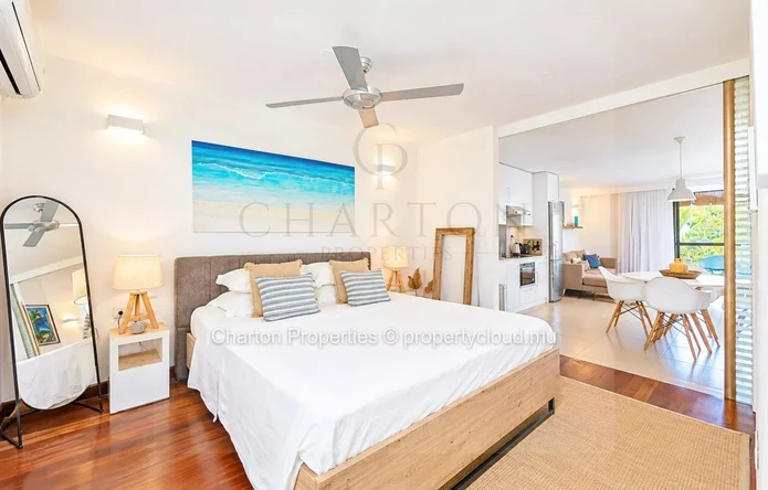 Elegant one-bedroom apartment with an en suite bathroom, just a short walk from the Mont Choisy coastline