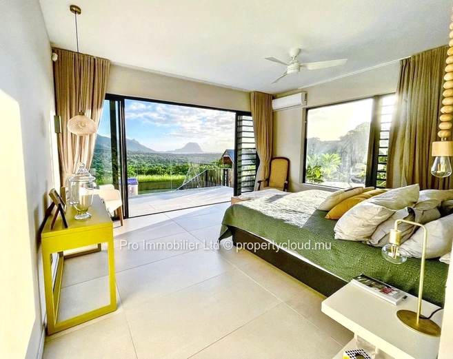 Stunning Fully Furnished Villa in Sought-After Palmyre Black River.