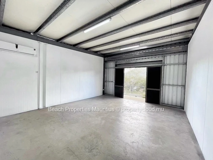 Bright 75m² Office with AC & Parking in Tamarin