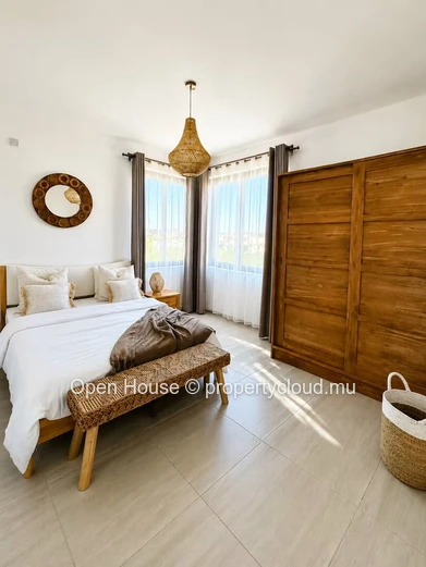 Appartement 2 chambres à louer à Mont Choisy avec piscine commune