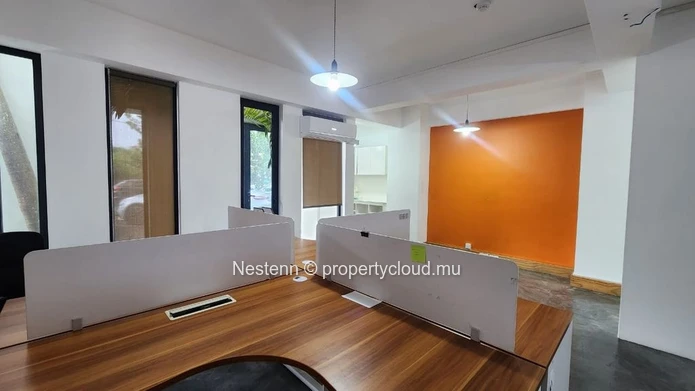 Bureau de 39.8m2 avec un parking privé 