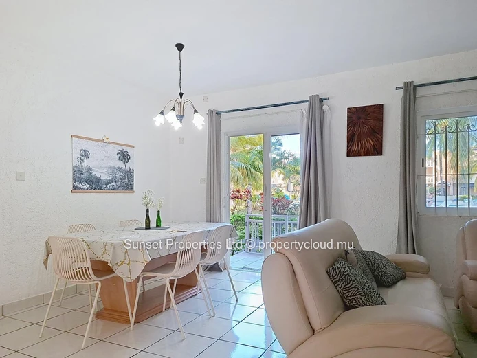 Apartment | Garden-Level | 3 Minutes from the Beach