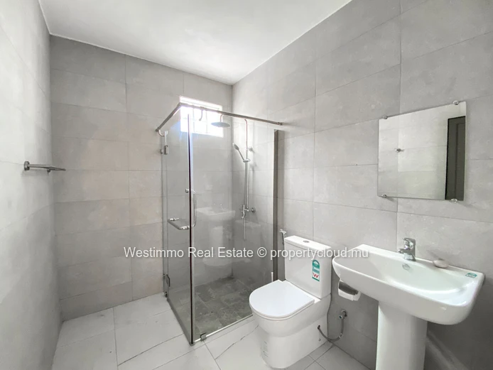 Exclusive - Furnished house facing the beach for rent in Flic en Flac