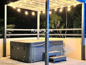 6 Bedroom Apartment