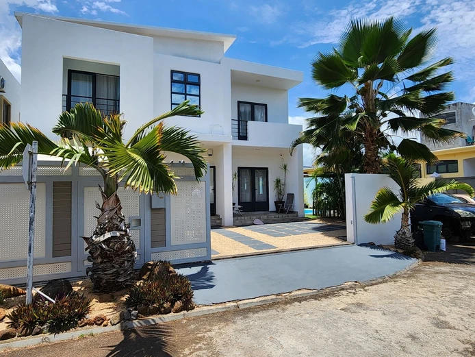 Villa avec rooftop | 3 chambres | Quartier calme