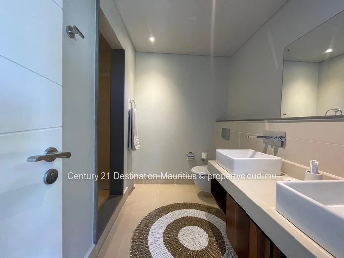 Appartement d’exception en marina avec vue imprenable sur les montagnes
