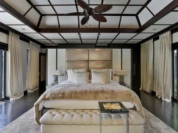 5 Bedroom Villa