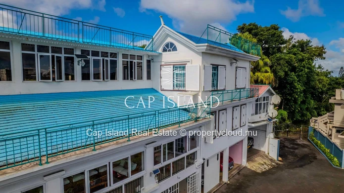 Exceptional property for sale in Curepipe - Large house with outbuilding and panoramic views