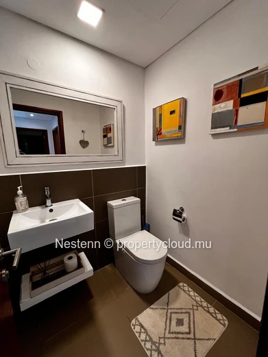  Stunning Penthouse with Breathtaking Sea Views & Family-Friendly Amenities