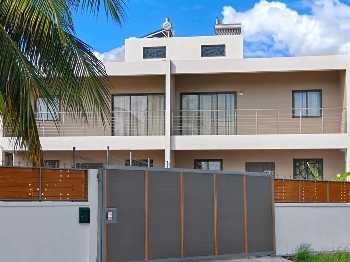 3-bedroom duplex in a quiet area of Flic-en-Flac