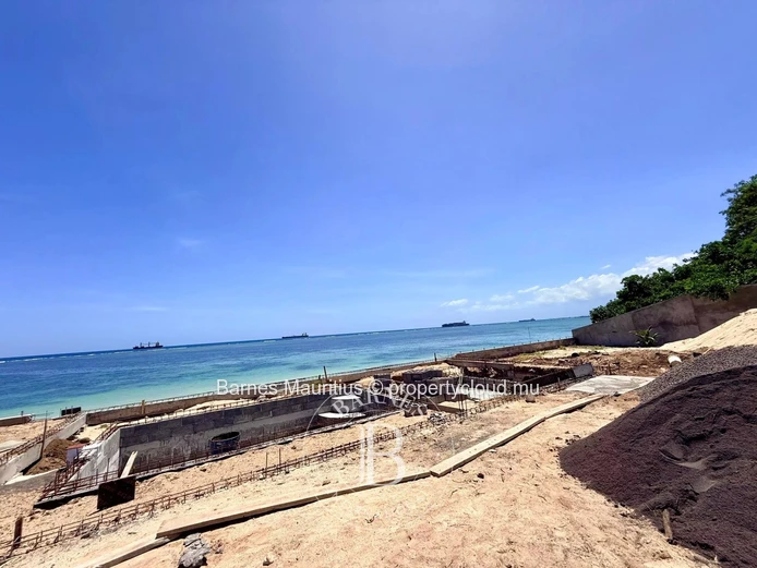POINTE AUX SABLES - Beachfront Land - 80 Perches