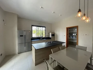 4 Bedroom Villa