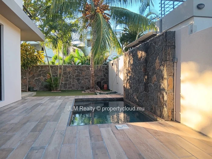 Villa contemporaine à vendre dans un domaine sécurisé à Rivière Noire, Île Maurice