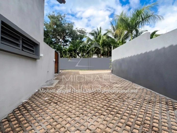 Duplex contemporain de 3 chambres à Rivière Noire