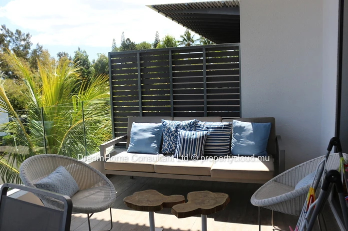 Luxueux appartement de 2 chambres en front de mer avec piscine privée