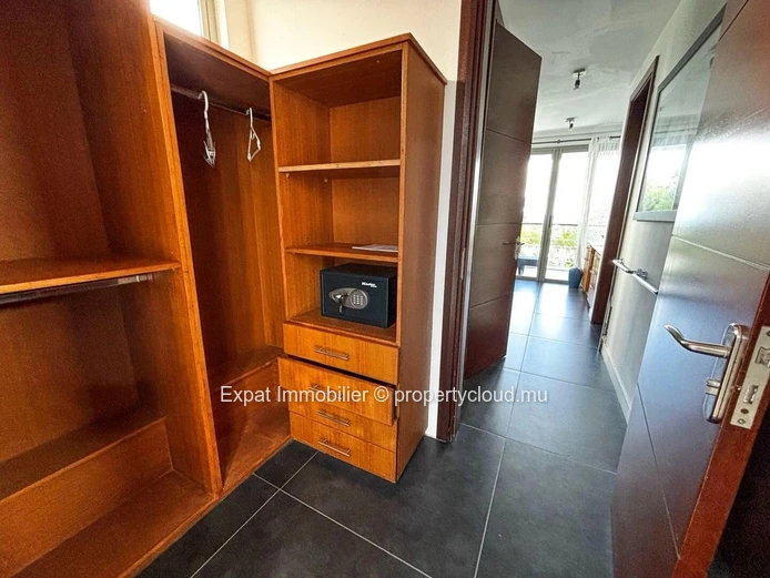 Splendid Villa in Secure Residence with Direct Sea Access at Pointe aux Canonniers 