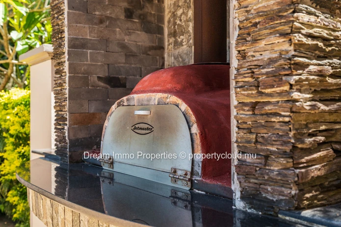 Élégante villa vue mer dans le prestigieux domaine golfique Heritage Villas Valriche à Bel Ombre – Ile Maurice
