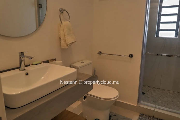 Modern 3-bedroom apartment in Beau Plan, Smart City.